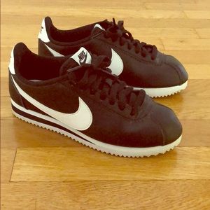 WMNS Nike Cortez